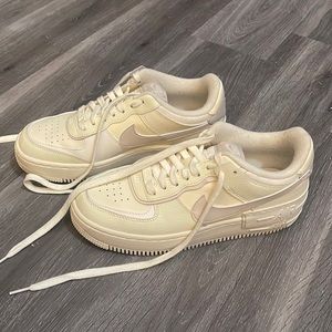 Nike Women's Cream Sneakers